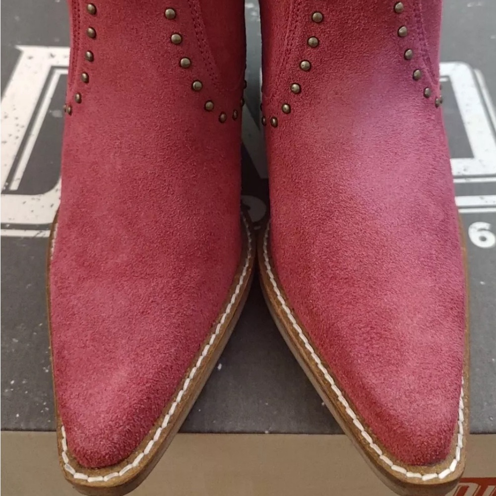 NWB DINGO FUCHSIA‎ SUEDE LEATHER CLASSY N’SASSY Snip Toe Cowgirl Western Boots - Picture 7 of 16